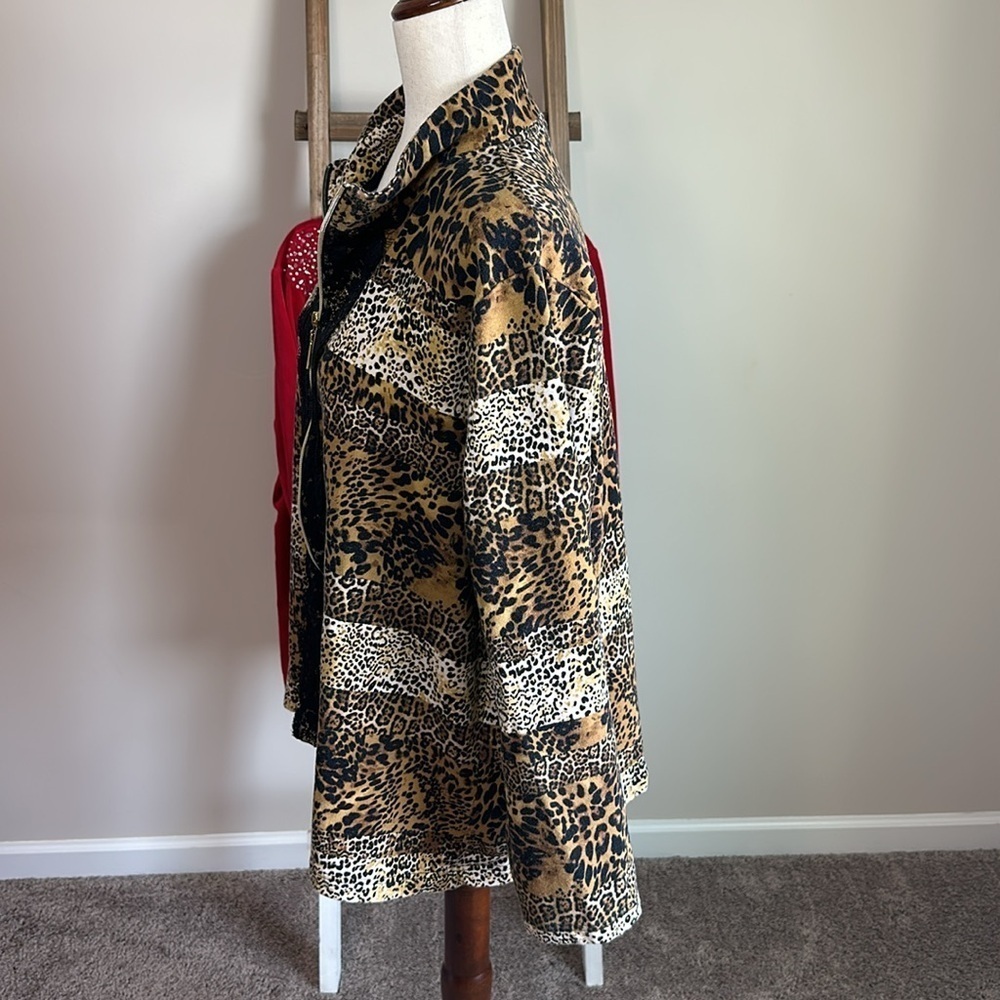 Bundle of Two Onque Casual Zip Up Tops Animal Print and Red Size 2X in GUC - Picture 7 of 17